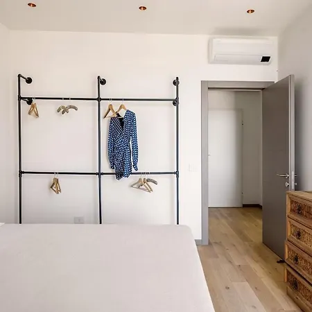 Top-floor Sea View With Pool Access