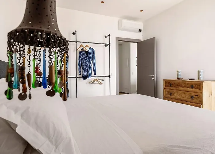 Top-floor Sea View With Pool Access *